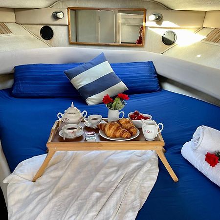 Yacht Hotel Barcelona 圣阿德里安-德贝索斯 外观 照片