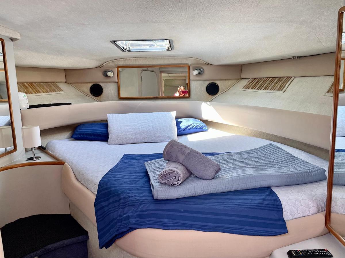 Yacht Hotel Barcelona 圣阿德里安-德贝索斯 外观 照片