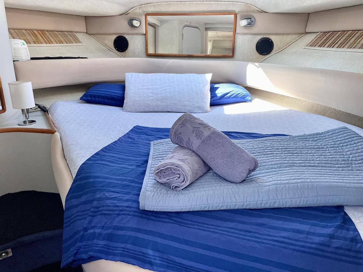 Yacht Hotel Barcelona 圣阿德里安-德贝索斯 外观 照片