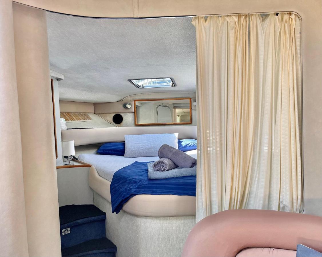 Yacht Hotel Barcelona 圣阿德里安-德贝索斯 外观 照片