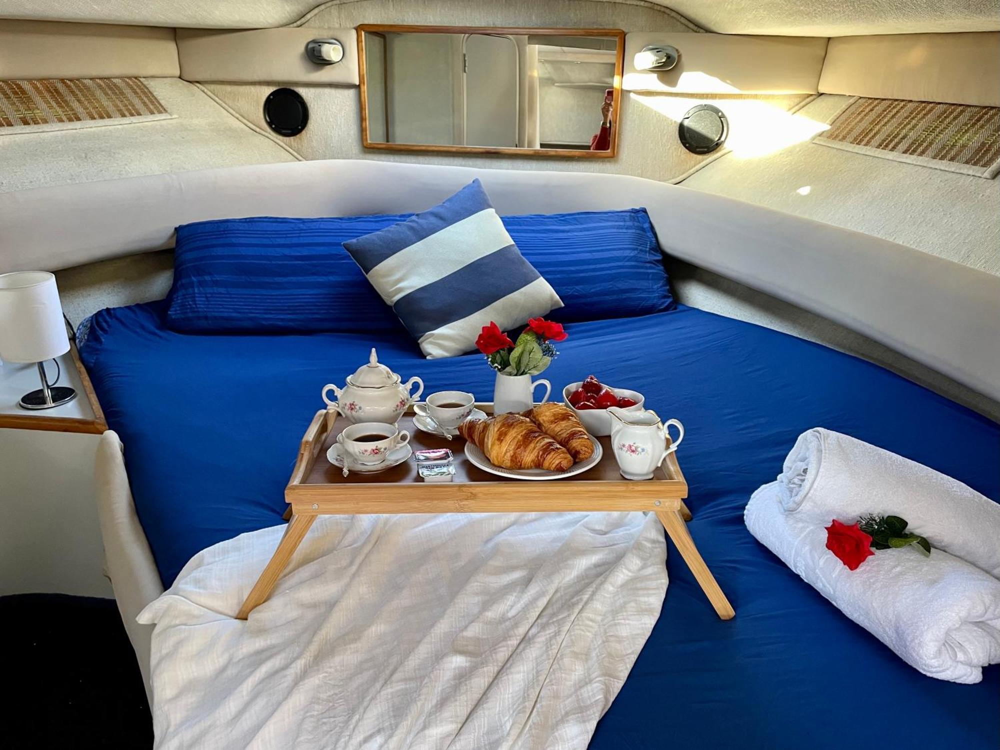 Yacht Hotel Barcelona 圣阿德里安-德贝索斯 外观 照片